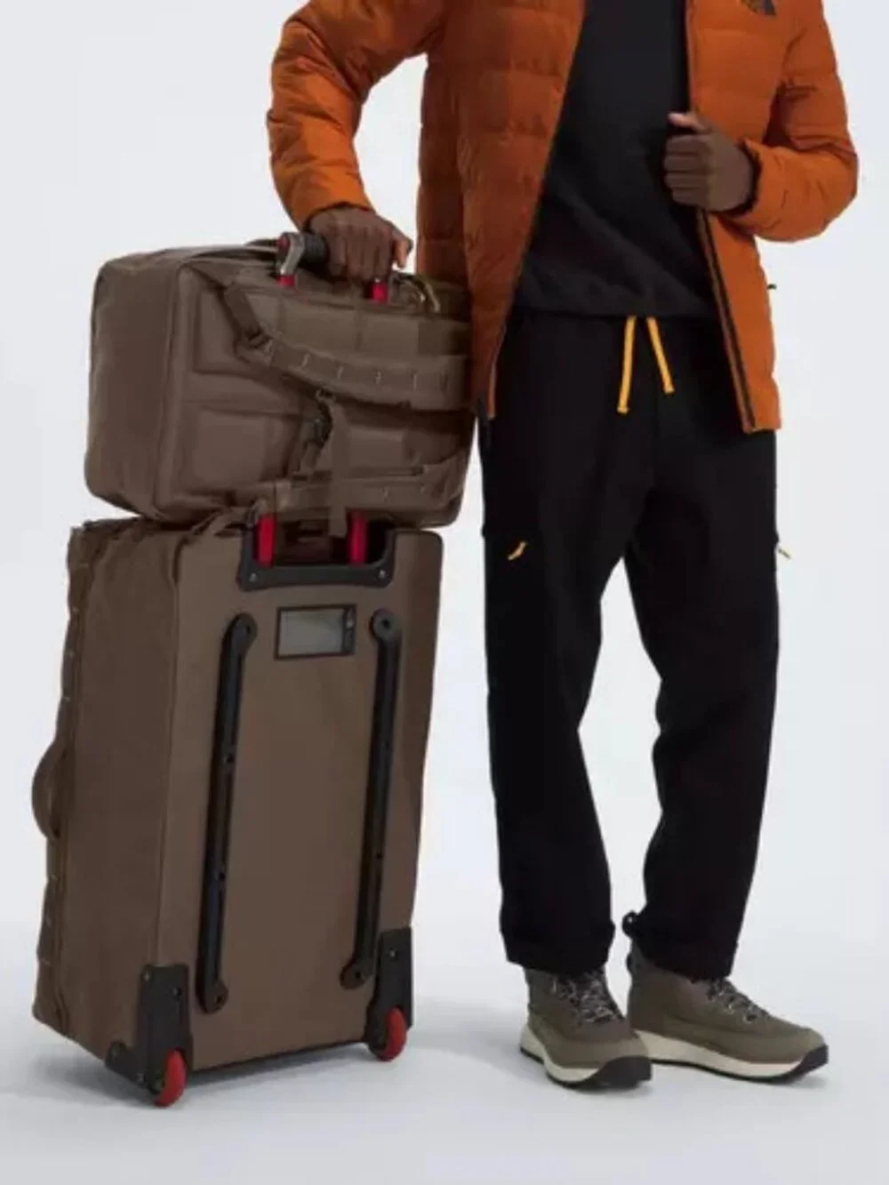 The North Face Base Camp Voyager Travel Pack 35L - Smokey Brown/Khaki
